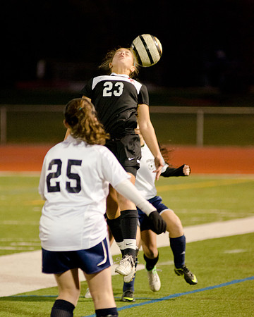 girls-soccer-11-9-12-018