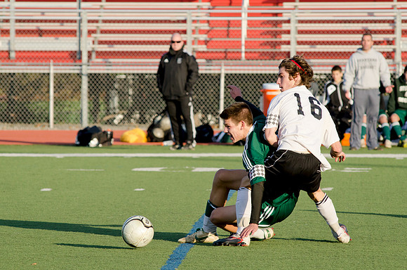 boys-soccer-11-9-12-003