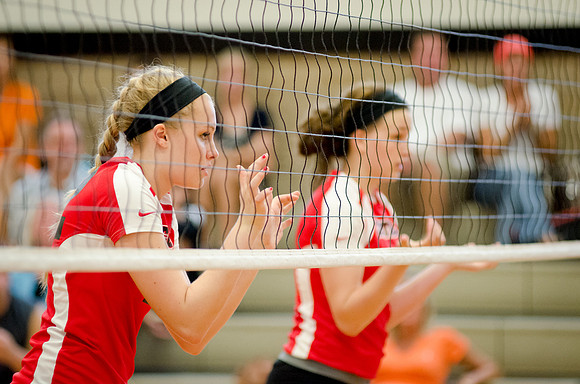 girls-volleyball-9-29-12-012